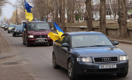 Автопробіг на підтримку військовополонених та зниклих безвісти відбувся у Південноукраїнську