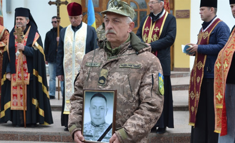 У рідний Чортків «на щиті» – загиблий воїн Скоблін Андрій