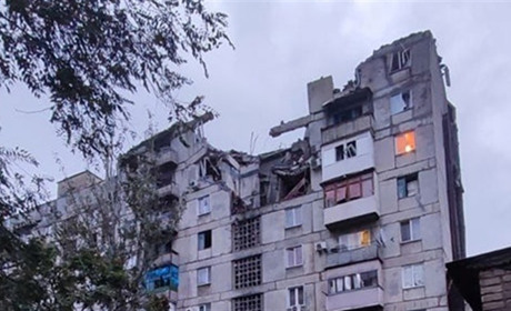 Стали безхатьками: репортаж з місця удару росіян по багатоповерхівці в Торецьку