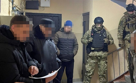 Подружжя варашан зі спільником налагодили наркоторгівлю - їх викрили