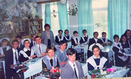 Крізь роки. Якими були випускники два десятки років тому