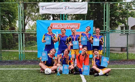 Футболістки Берездівського ліцею стали чемпіонками Хмельниччини та вийшли у всеукраїнський етап
