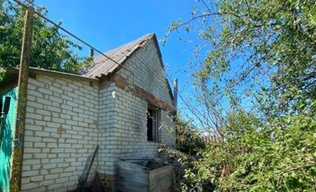 Великобурлуччина знову під ворожими атаками: пошкоджено житлові будинки та об’єкти інфраструктури