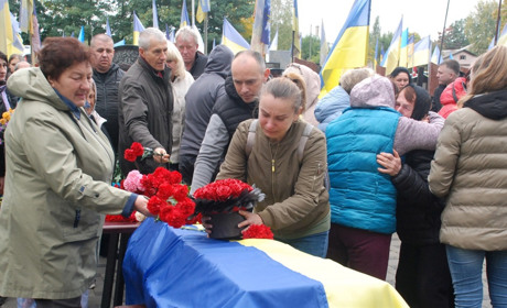 У Шостці провели в останню путь бойового медика Сергія Холопкіна