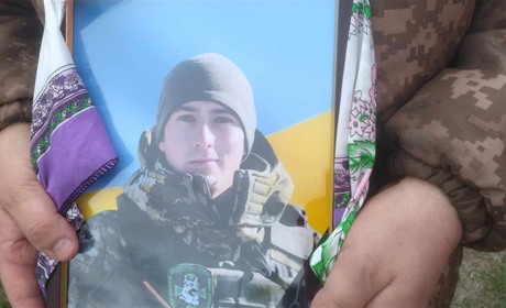 У Бурині попрощалися з 26-річним воїном із Глухова Олександром Гуріновим