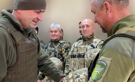Воїни "тридцятки" отримали ордени, медалі, грамоти та цінні подарунки
