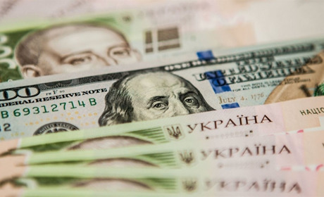 Що відбувається з курсом долара та чи очікувати ще більшого зростання його вартості: BBC Україна