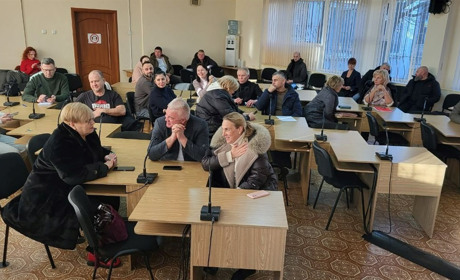 Південноукраїнські депутати самоорганізувалися та прийняли бюджет громади на 2026 рік. Фото. Відео