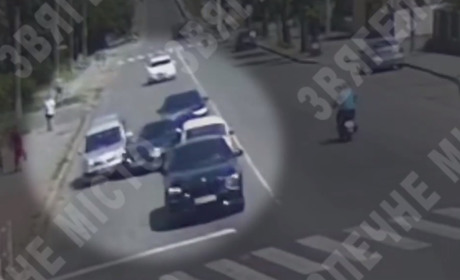 У Звягелі показали відео, як водії через неуважність спричинили в місті два ДТП