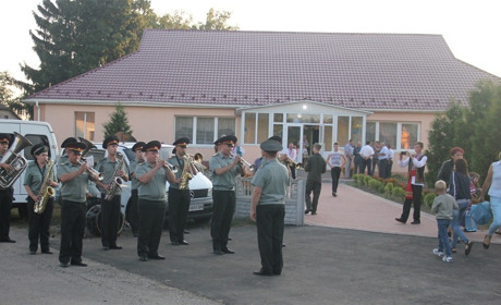 У селі без сільської ради і школи відремонтували клуба