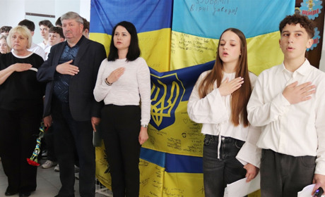 Пам’ять, викарбувана у камені й серцях: у ліцеї №1 відкрили меморіальні дошки загиблим Героям