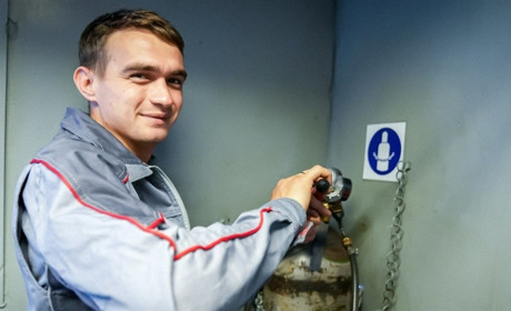 На ПАЕС визначили кращого за професією серед молодих електрозварників