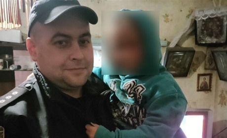 Через зловживання спиртним, поліцейські Шостки змушені були забрати дитину у горе-батьків
