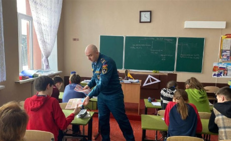 Промивка мізків. Окупанти посилили російську пропаганду серед школярів Луганщини