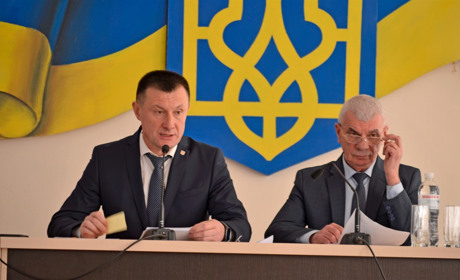 Районна рада виділила кошти на 3 автомобілі для сімейних лікарів: 33 сесія 7 скликання