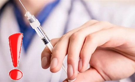 Уряд запровадив обов'язкову вакцинацію освітян та чиновників