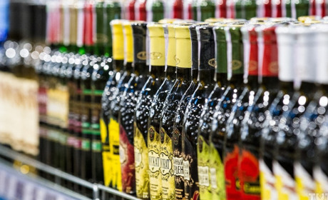 В Измаиле частично разрешили продавать алкоголь (видео)