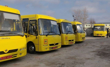 Фото дня: у Панютинський ліцей купили новий шкільний автобус
