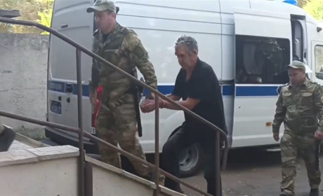 На Луганщині пенсіонер погрожував підірвати гранатою окупаційних "поліцейських"
