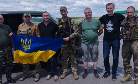 Волонтери зі Жмеринського району передали бійцям ЗСУ автомобіль, тепловізор та гуманітарну допомогу
