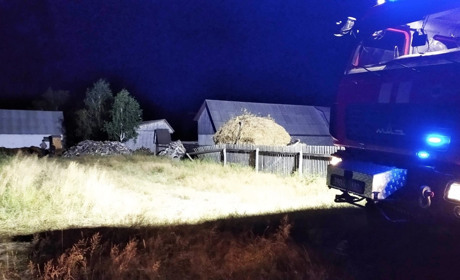 У селі Половлі під час пожежі згоріла тонна соломи