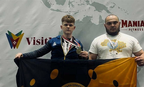 Три золота і срібло: бориславці тріумфували на чемпіонаті світу з жиму лежачи