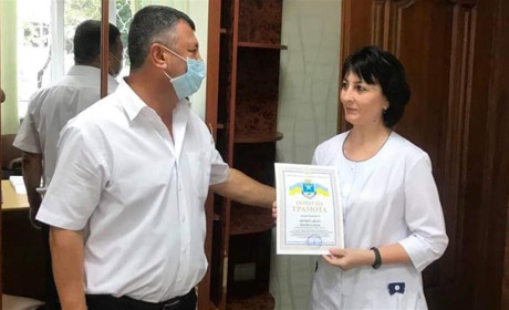 Завідувачка інфекційним відділенням в Южноукраїнську нагороджена за високий професіоналізм