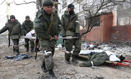 Через втрати на фронті окупанти облаштовують на Луганщині військовий шпиталь у сільському клубі