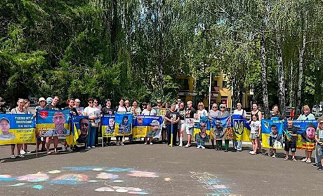 В Ізмаїлі пройшла мирна акція на підтримку родин військовополонених та безвісти зниклих