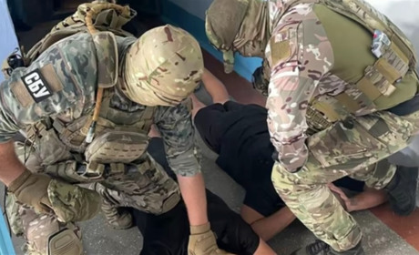 На Херсонщині схопили групу зловмисників, які палили автівки військових у трьох областях