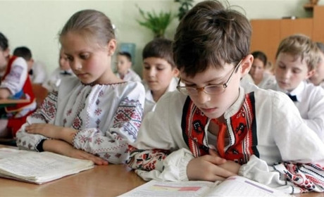 В Україні планують заборонити вивчати російську мову в школах: що буде в Умані
