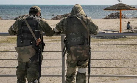 Окупанти утримували людей в підвалах Лазурного - поліція збирає докази