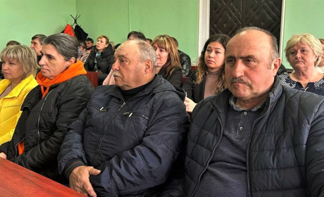 Комунальники Біляївської громади святкували ювілей і отримували подарунки. Фото