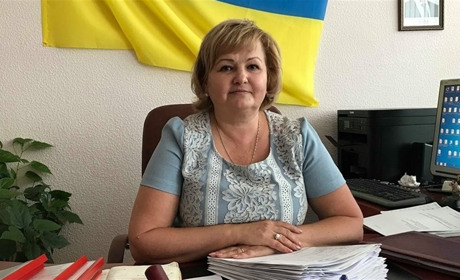 Суд поновив Людмилу Кодберг на посаді начальниці відділу освіти Волноваської РДА 