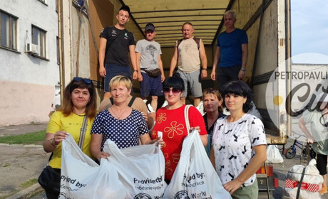 У Петропавлівці переселенці отримали гуманітарну допомогу від World Central Kitchen (ВІДЕО)