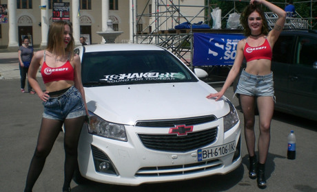 Як витримати 160 децибел в автомобілі