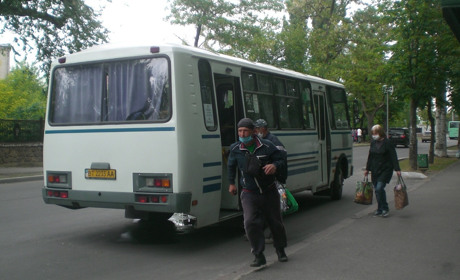 Рух автобусів у поминальний день