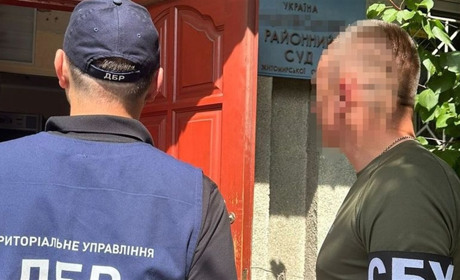 За корупційні оборудки із землями отримав підозру голова райсуду на Житомирщині