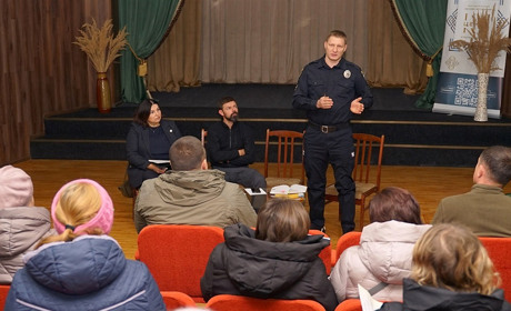 На Хмельниччині родини військових зустрілися зі слідчими з пошуку безвісти зниклих