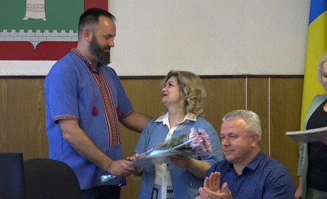На сесії Смілянської міської ради учнів та вчителів відзначили грошовими нагородами