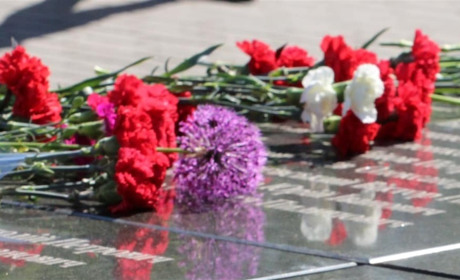 Чому ми вшановуємо пам'ять 8, а не 9 травня: війна і міф. Відео