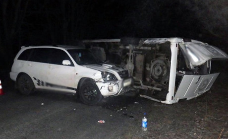 Поблизу Звягеля автівка зіткнулася з пасажирським бусом — травми отримали четверо людей