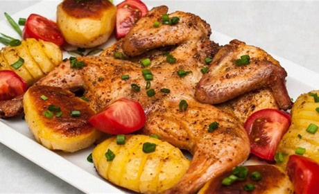 Рецепт дня: курка, запечена з овочами