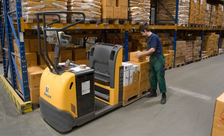 Кто такой комплектовщик: преимущества и недостатки