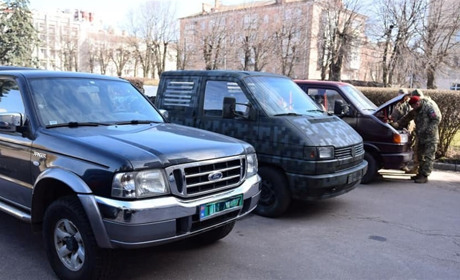 Із Черкащини захисникам відправили ще чотири автівки