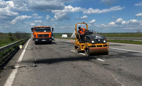 На Одещині капітальний ремонт основних трас зупинено. На поточні роботи місцевих - планують мільйони