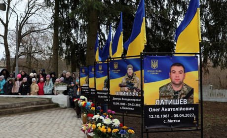 У селі Митки Барської громади відкрили Алею Слави на честь полеглих захисників України