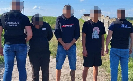 На Львівщині затримали жителя Херсонщини, який намагався переправити через кордон двох чоловіків