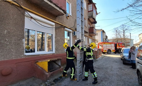 У зачиненій квартирі в Сарнах знайшли мертвого чоловіка: що відомо