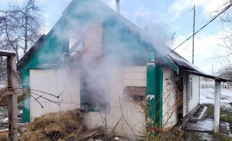 У Сарненському районі горів житловий будинок